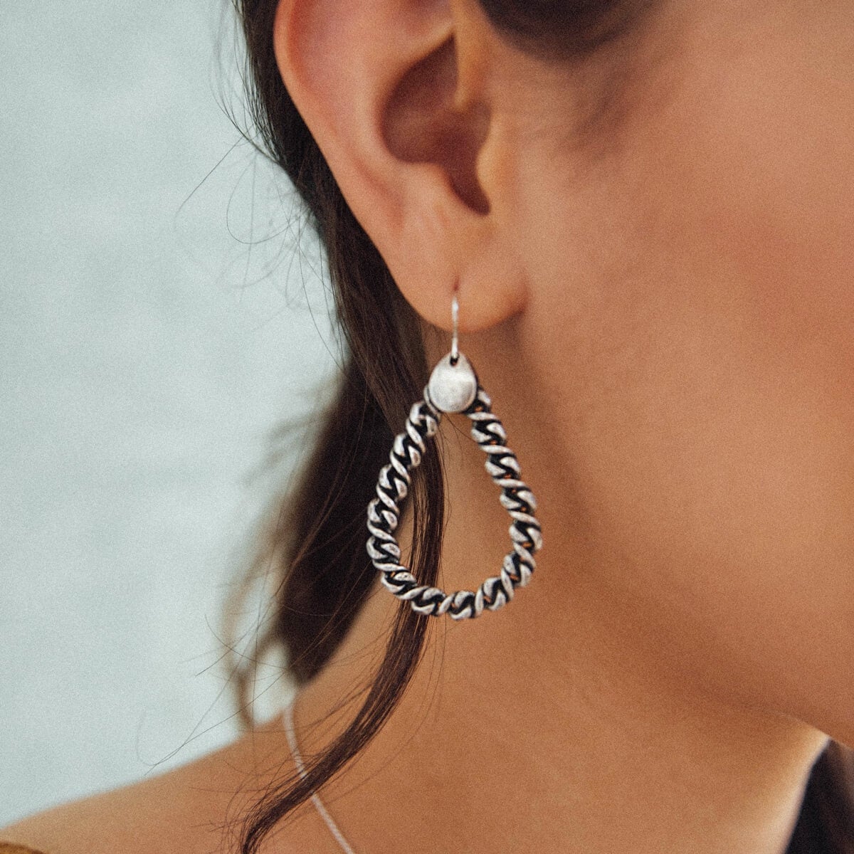 generic_v66-spring-alt_hoop-earring_model.jpg