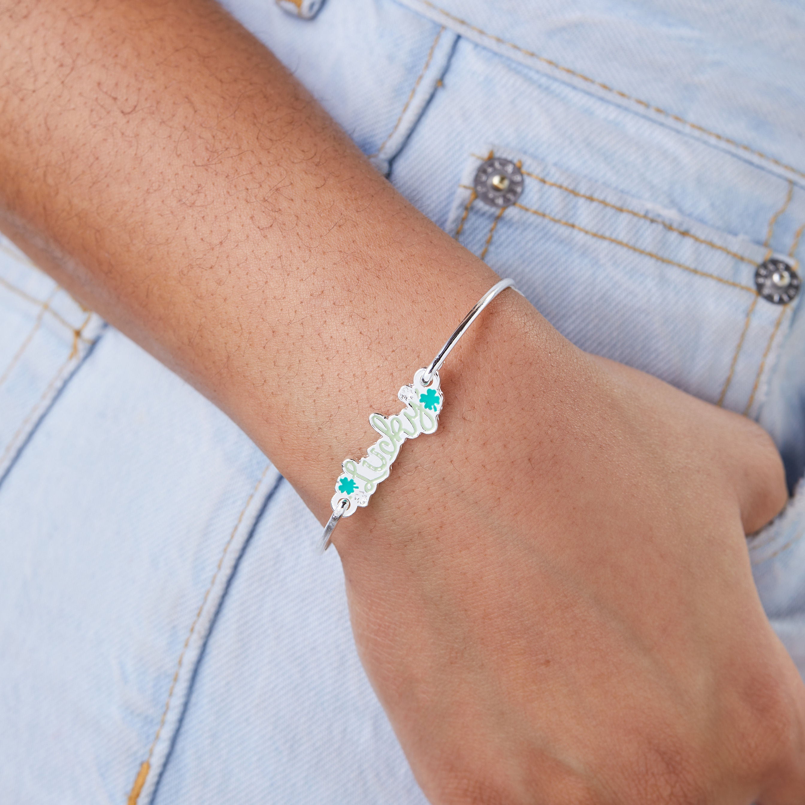 lucky-inline-bangle-bracelet-model-AA598822EWBSS.jpg