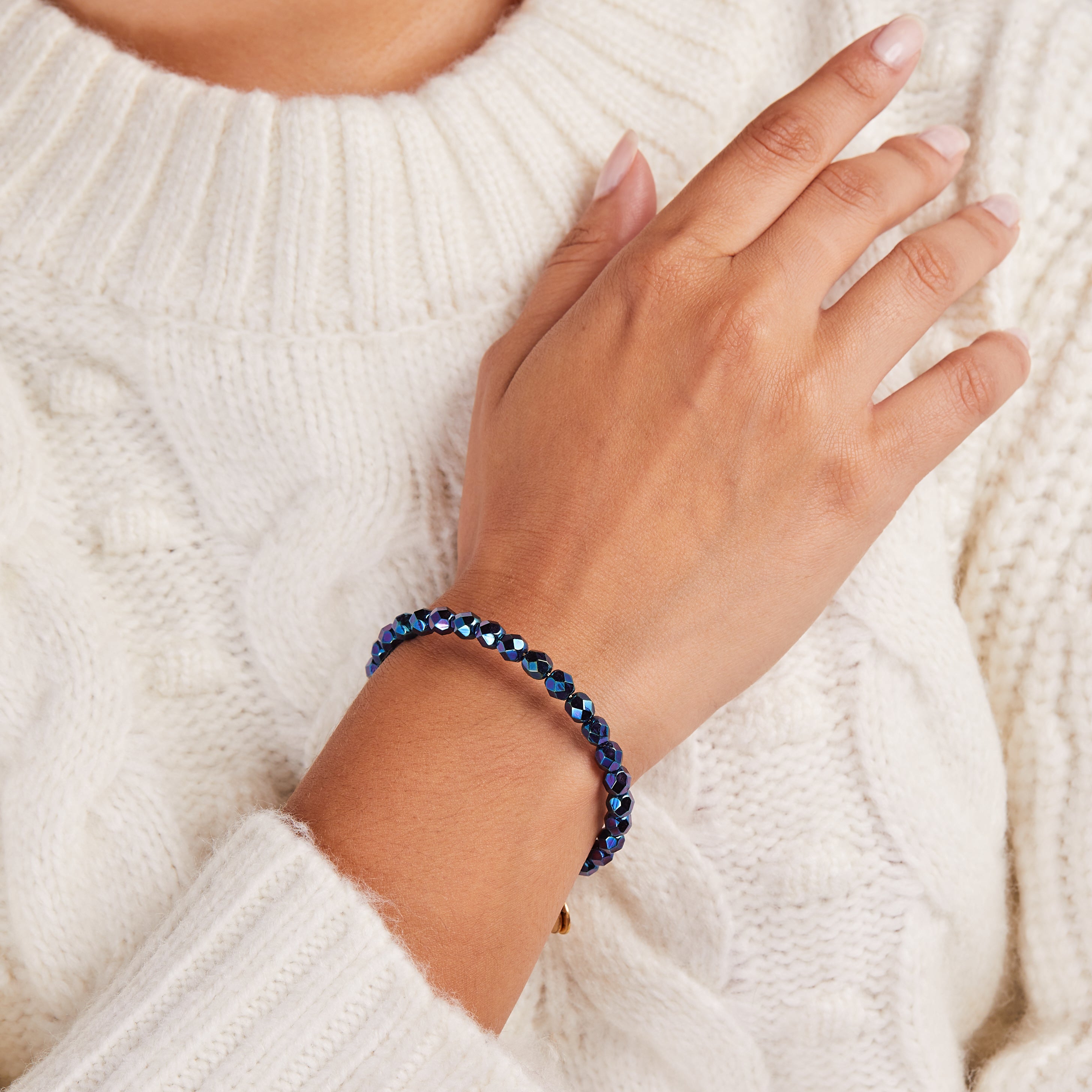 solstice-beaded-bangle-midnight-A21EBBEAD59SG.jpg